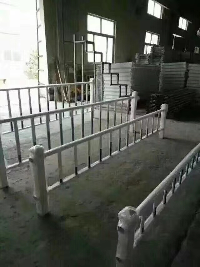 常规道路护栏分离护栏